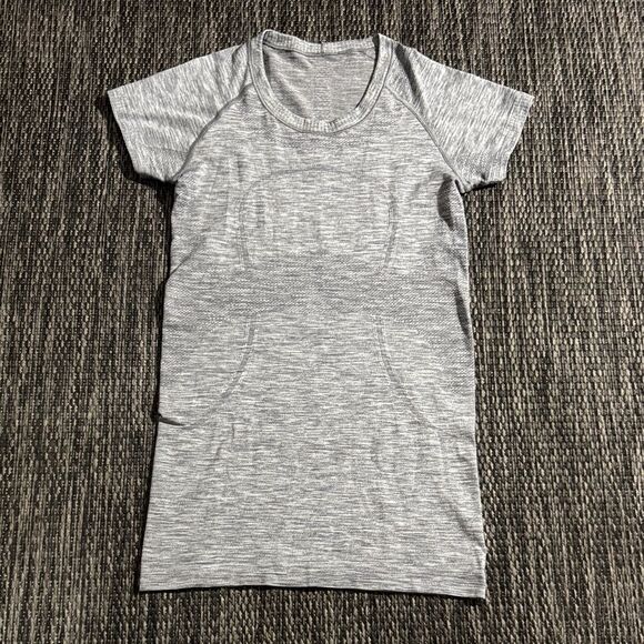 lululemon athletica Tops - Lululemon swiftly short sleeve